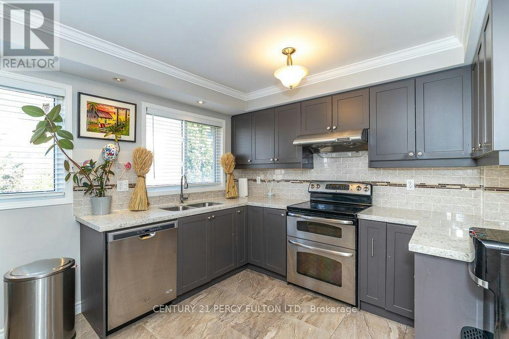 28 Rumi Crescent, Toronto, ON, M4A 2X6 - 15