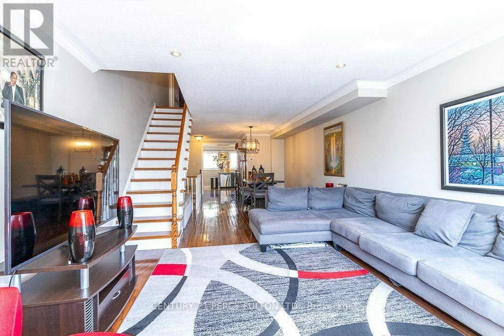 28 Rumi Crescent, Toronto, ON, M4A 2X6 - 24