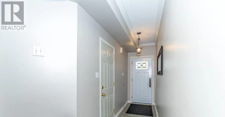 28 Rumi Crescent, Toronto, ON, M4A 2X6 - 5