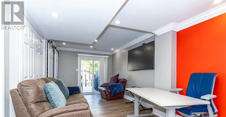28 Rumi Crescent, Toronto, ON, M4A 2X6 - 7