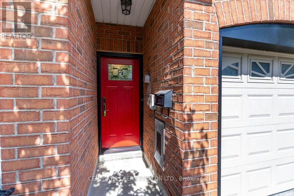 28 Rumi Crescent, Toronto, ON, M4A 2X6 - 4