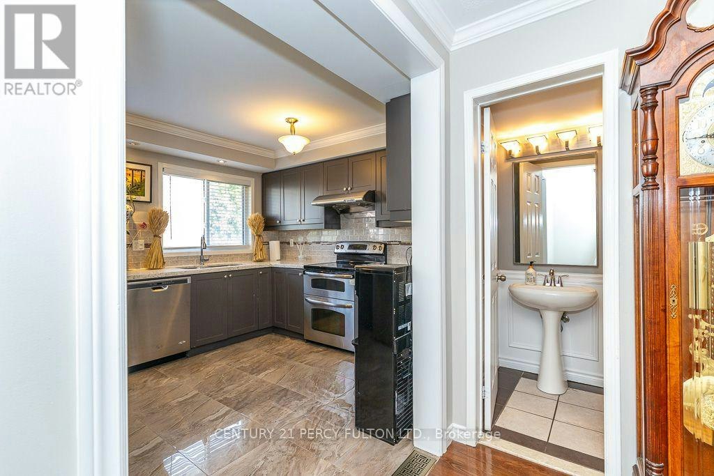 28 Rumi Crescent, Toronto, ON, M4A 2X6 - 19