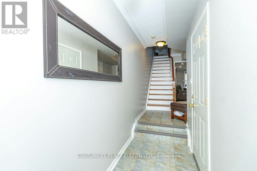 28 Rumi Crescent, Toronto, ON, M4A 2X6 - 6