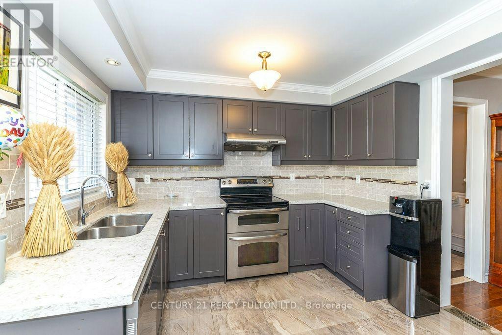 28 Rumi Crescent, Toronto, ON, M4A 2X6 - 16