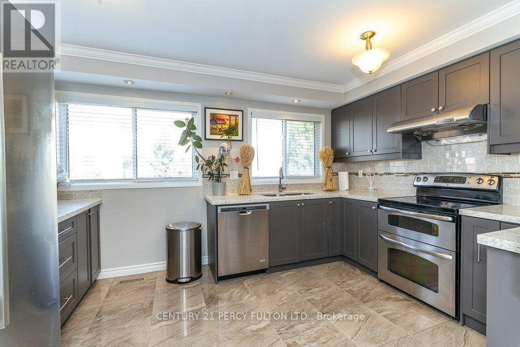 28 Rumi Crescent, Toronto, ON, M4A 2X6 - 14