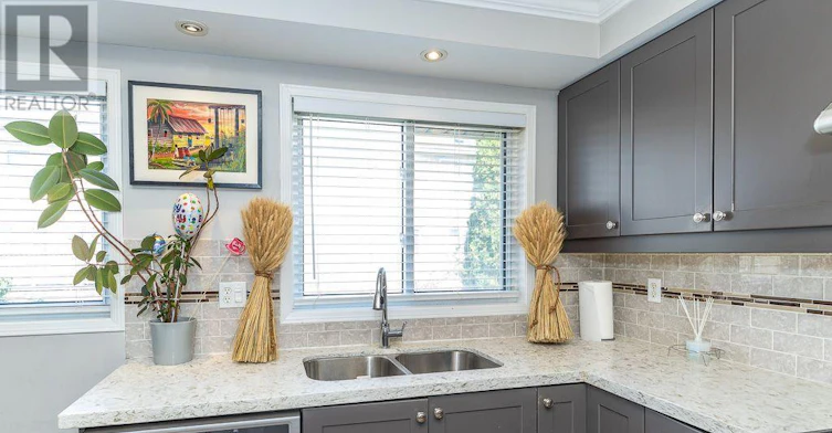 28 Rumi Crescent, Toronto, ON, M4A 2X6 - 17