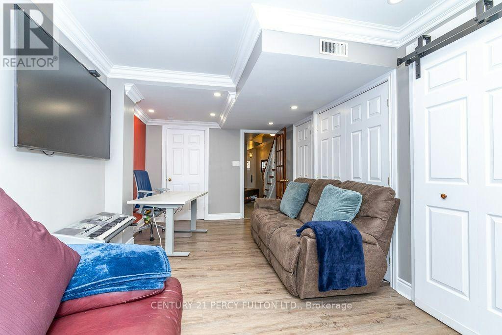 28 Rumi Crescent, Toronto, ON, M4A 2X6 - 8