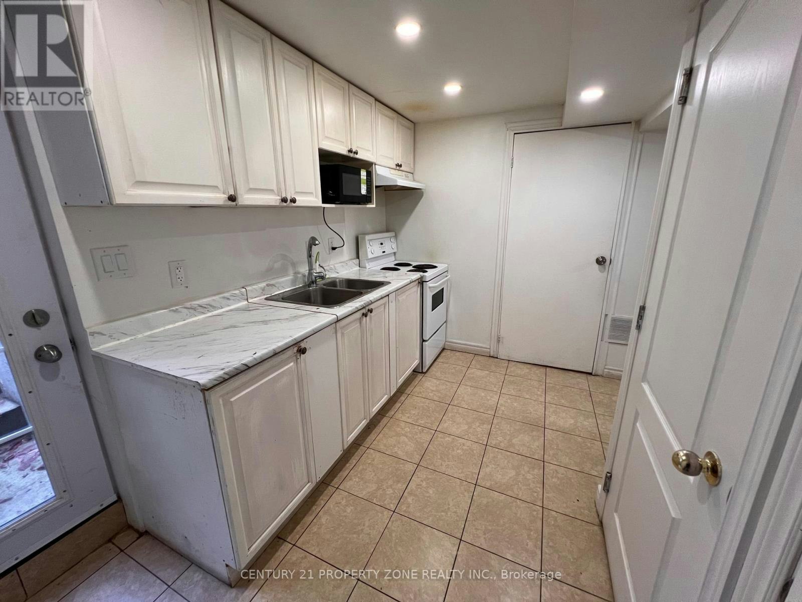 BASEMENT-6 Roehampton Crescent W, Brampton, ON, L6Y 2R4