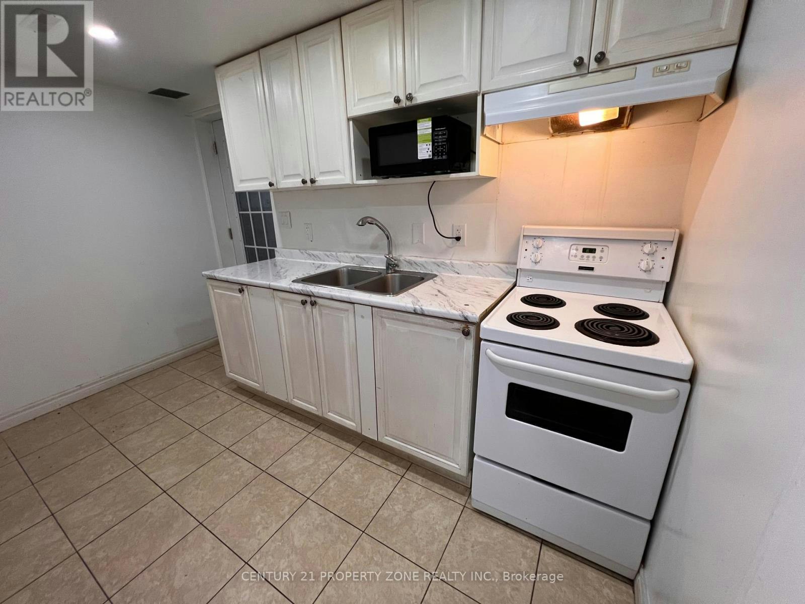 BASEMENT-6 Roehampton Crescent W, Brampton, ON, L6Y 2R4 4
