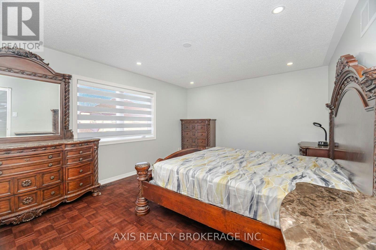 2 Queen Mary Drive, Brampton, ON, L7A 1X6 - 29