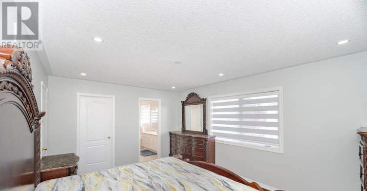 2 Queen Mary Drive, Brampton, ON, L7A 1X6 - 31