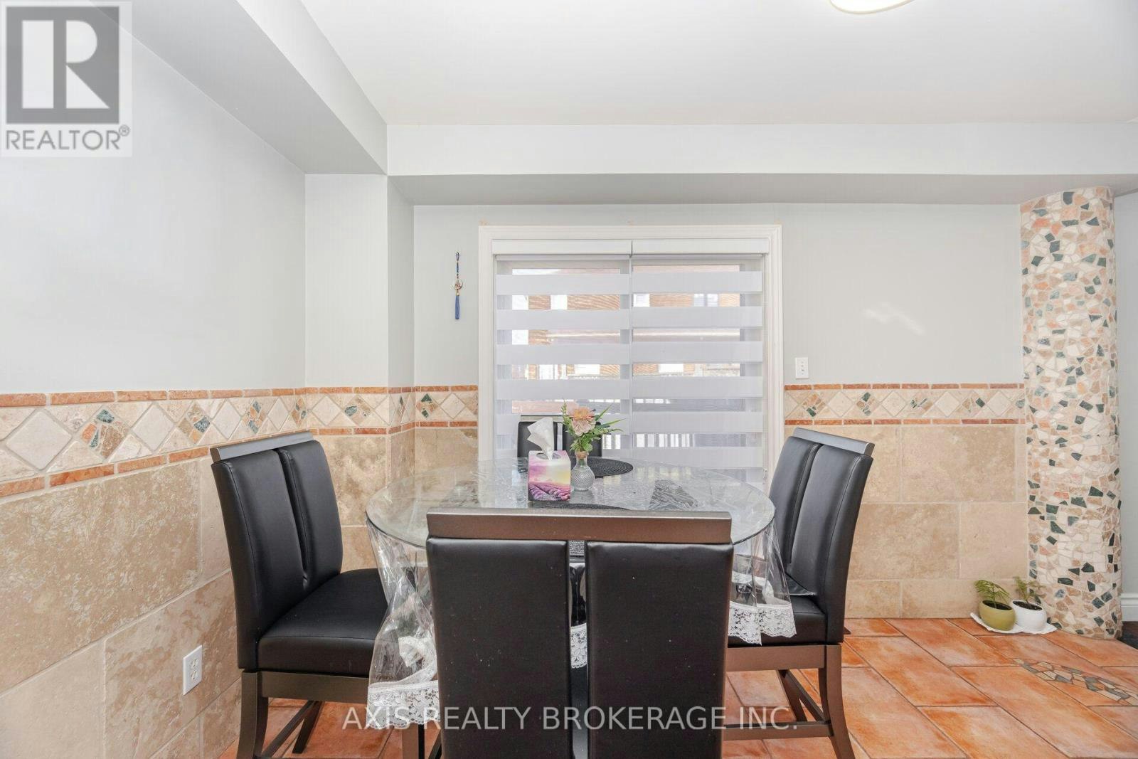 2 Queen Mary Drive, Brampton, ON, L7A 1X6 - 18