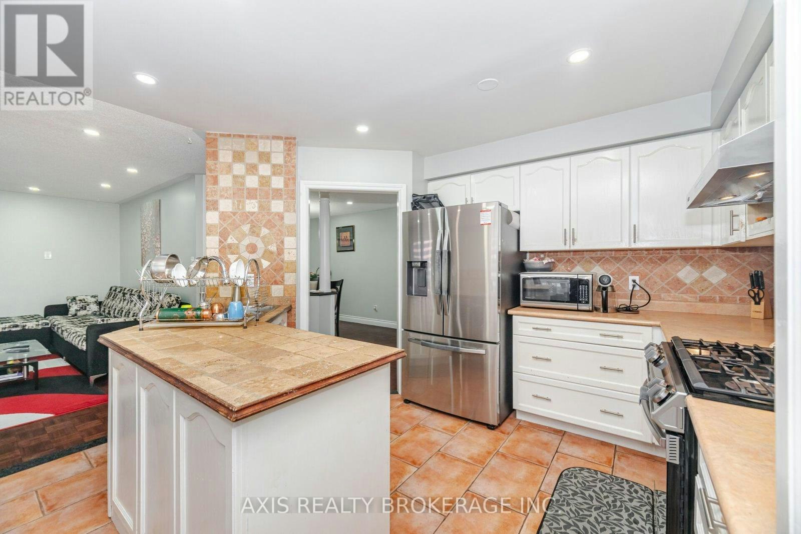 2 Queen Mary Drive, Brampton, ON, L7A 1X6 - 13