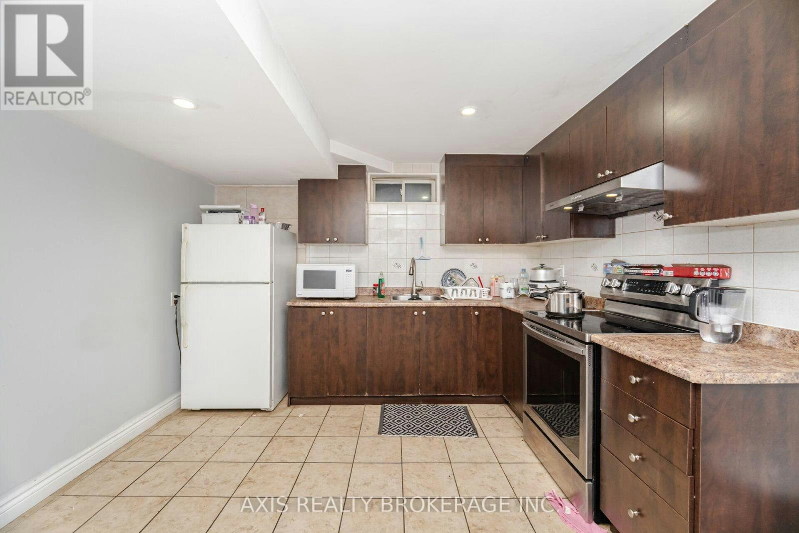 2 Queen Mary Drive, Brampton, ON, L7A 1X6 - 49