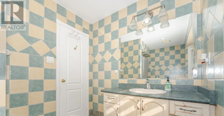 2 Queen Mary Drive, Brampton, ON, L7A 1X6 - 41