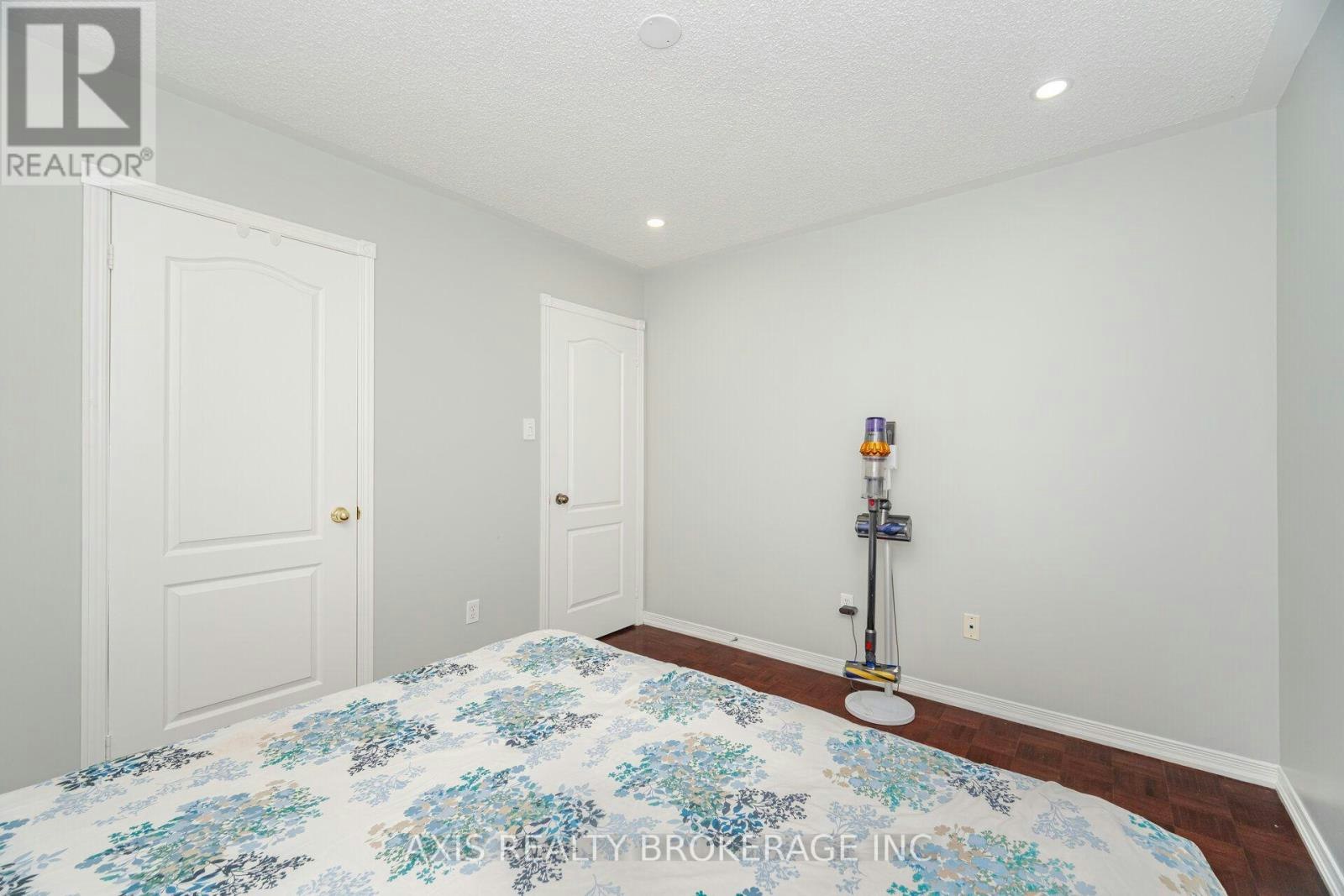 2 Queen Mary Drive, Brampton, ON, L7A 1X6 - 36