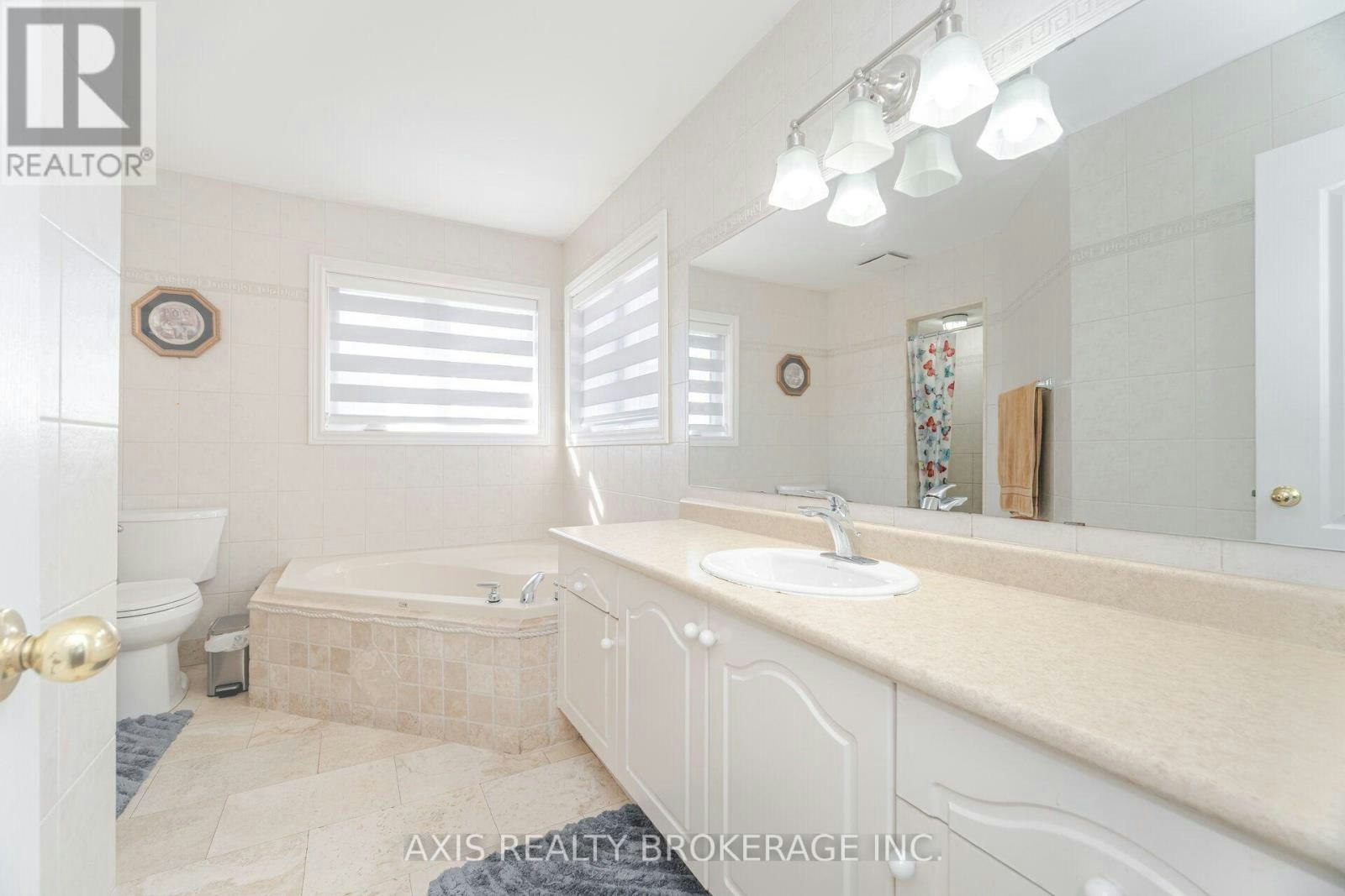 2 Queen Mary Drive, Brampton, ON, L7A 1X6 - 32