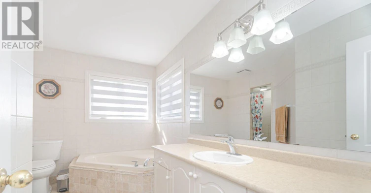 2 Queen Mary Drive, Brampton, ON, L7A 1X6 - 32