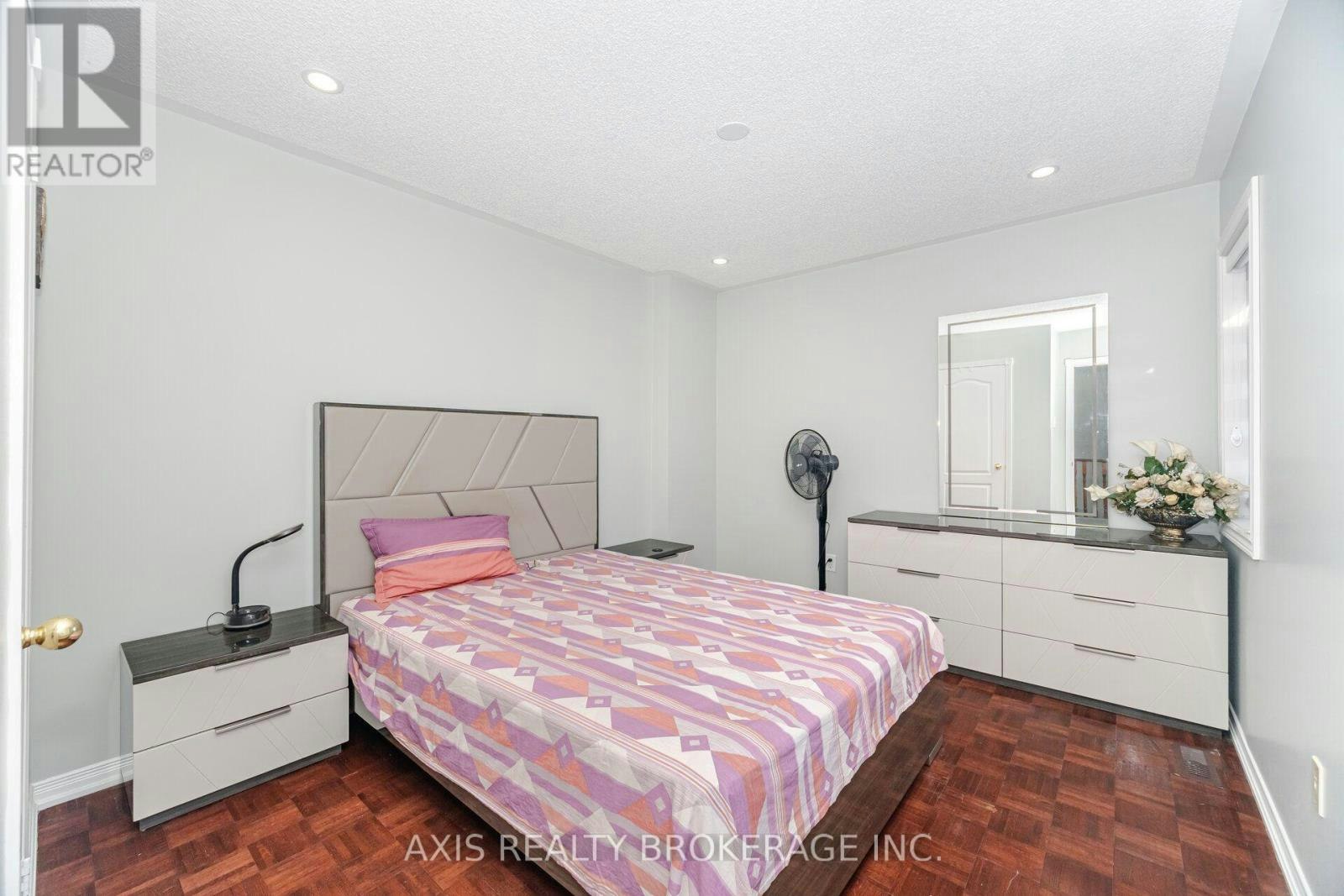 2 Queen Mary Drive, Brampton, ON, L7A 1X6 - 37