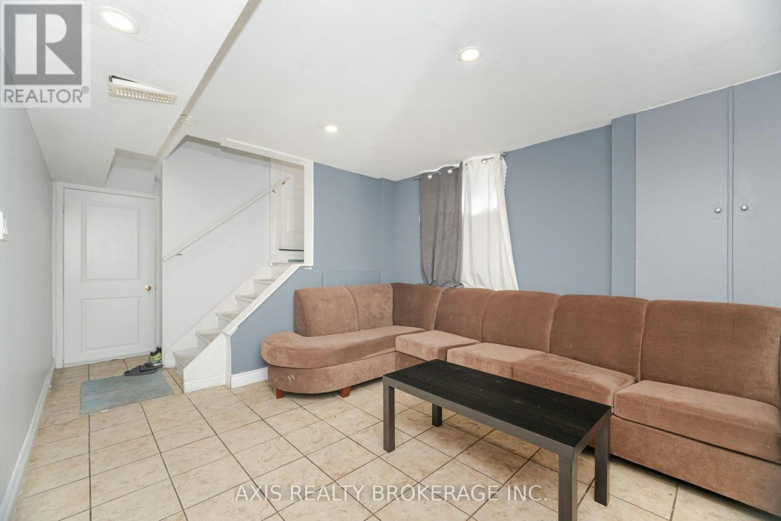 2 Queen Mary Drive, Brampton, ON, L7A 1X6 - 48