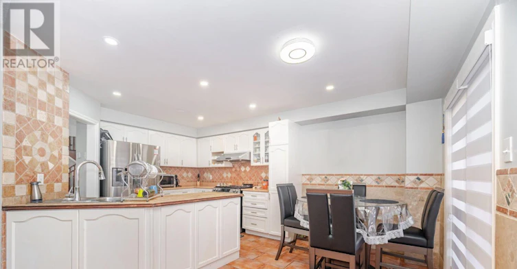 2 Queen Mary Drive, Brampton, ON, L7A 1X6 - 17
