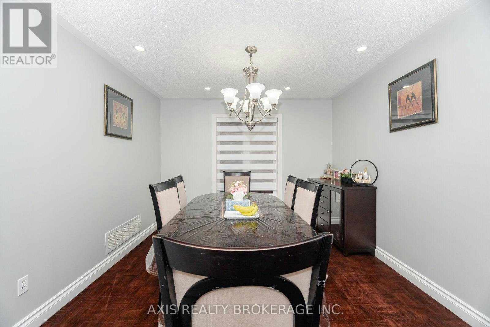 2 Queen Mary Drive, Brampton, ON, L7A 1X6 - 10