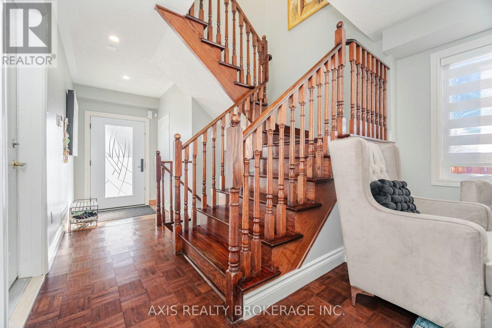 2 Queen Mary Drive, Brampton, ON, L7A 1X6 - 24