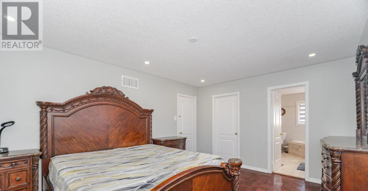 2 Queen Mary Drive, Brampton, ON, L7A 1X6 - 30