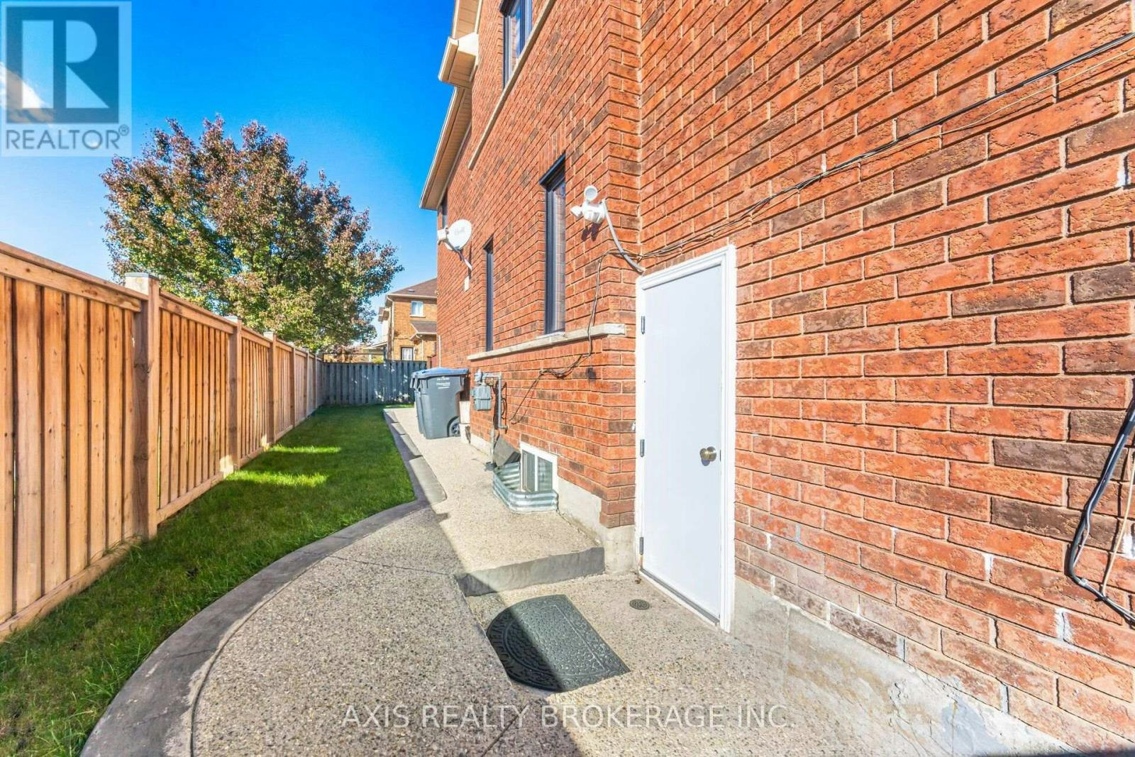 2 Queen Mary Drive, Brampton, ON, L7A 1X6 - 50