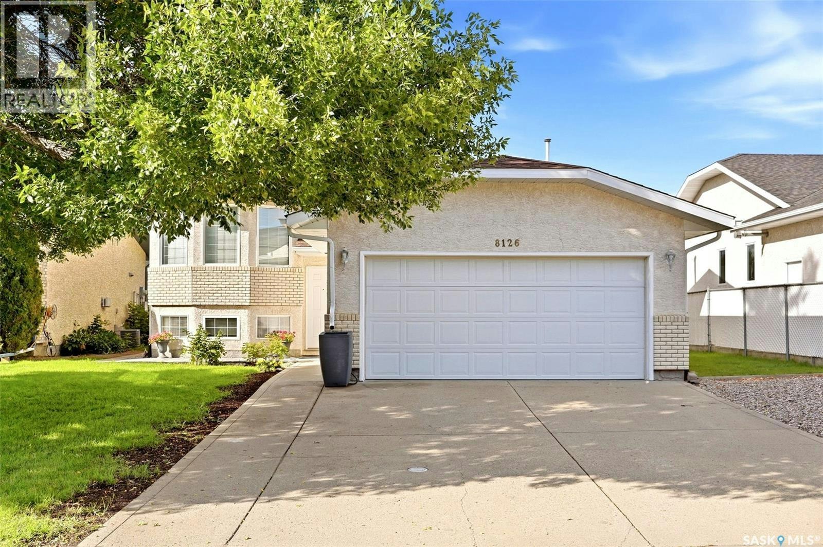 8126 Sherwood Drive, Regina, SK, S4Y 1J6