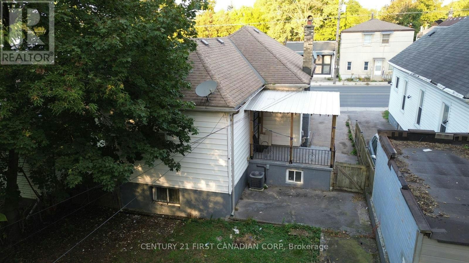 MAIN-31 Adelaide Street S, London, ON, N5Z 3K1 2