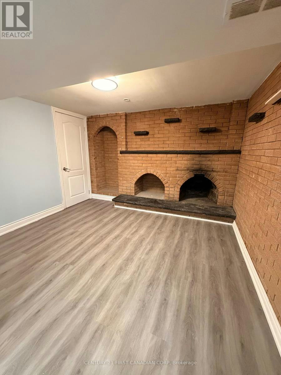 LOWER-31 Adelaide Street S, London, ON, N5Z 3K1 4