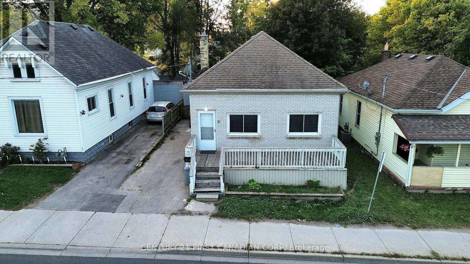 LOWER-31 Adelaide Street S, London, ON, N5Z 3K1