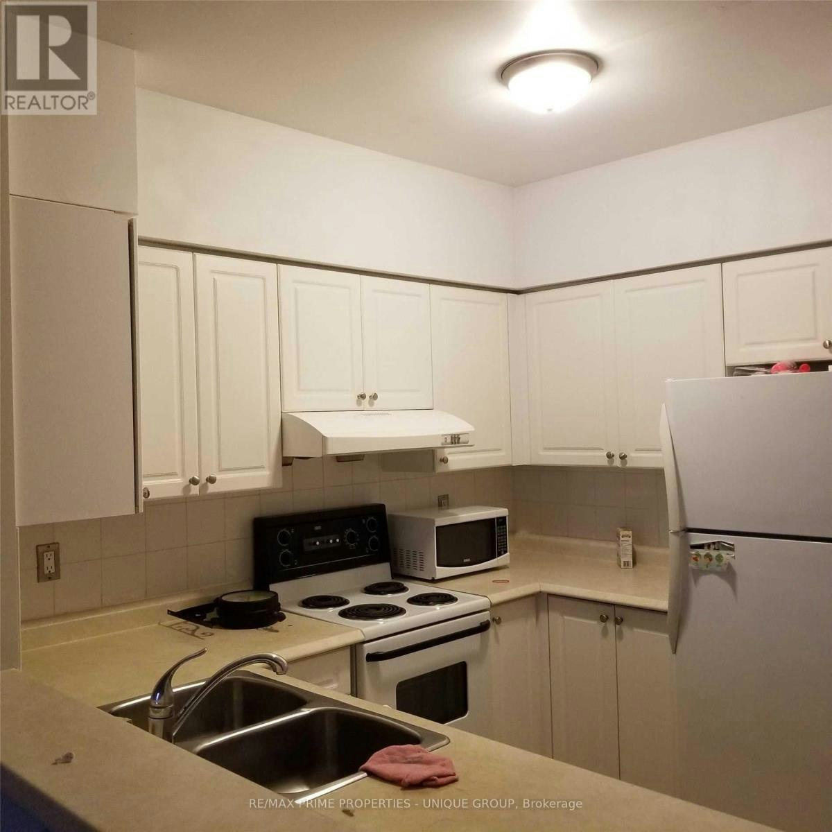 PH02-152 St Patrick Street, Toronto, ON, M5T 1V1 4