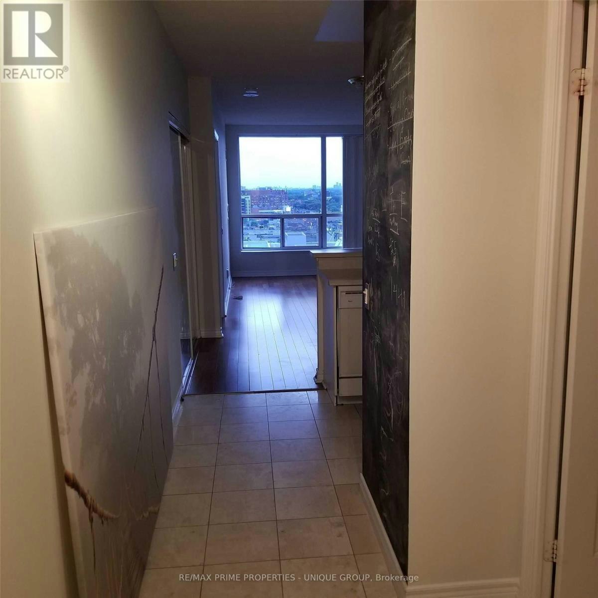 PH02-152 St Patrick Street, Toronto, ON, M5T 1V1 2