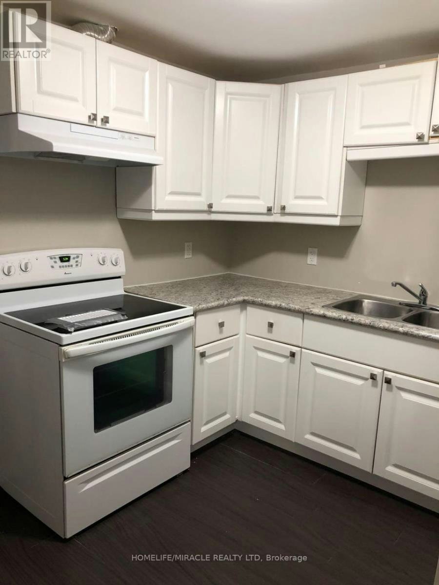 2-144 Benson Drive, Barrie, ON, L4N 7Y3 3