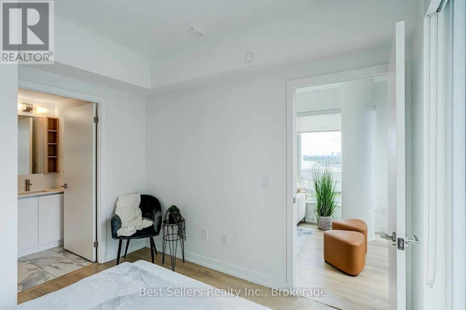908-1100 Sheppard Avenue W, Toronto, ON, M3K 0E4 4