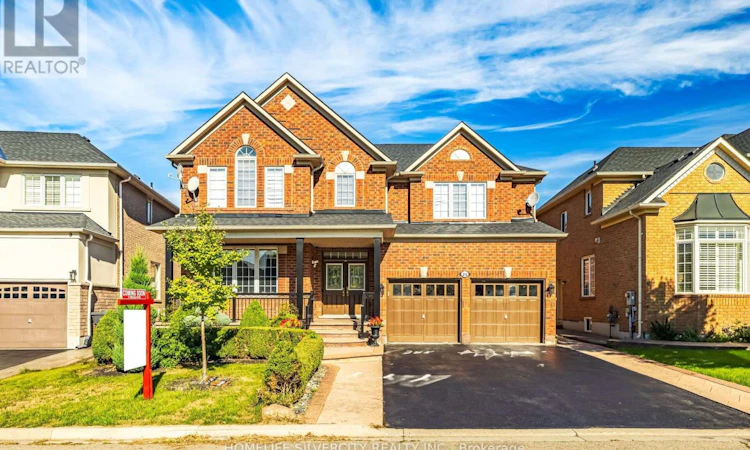 25 Van Hoof Crescent