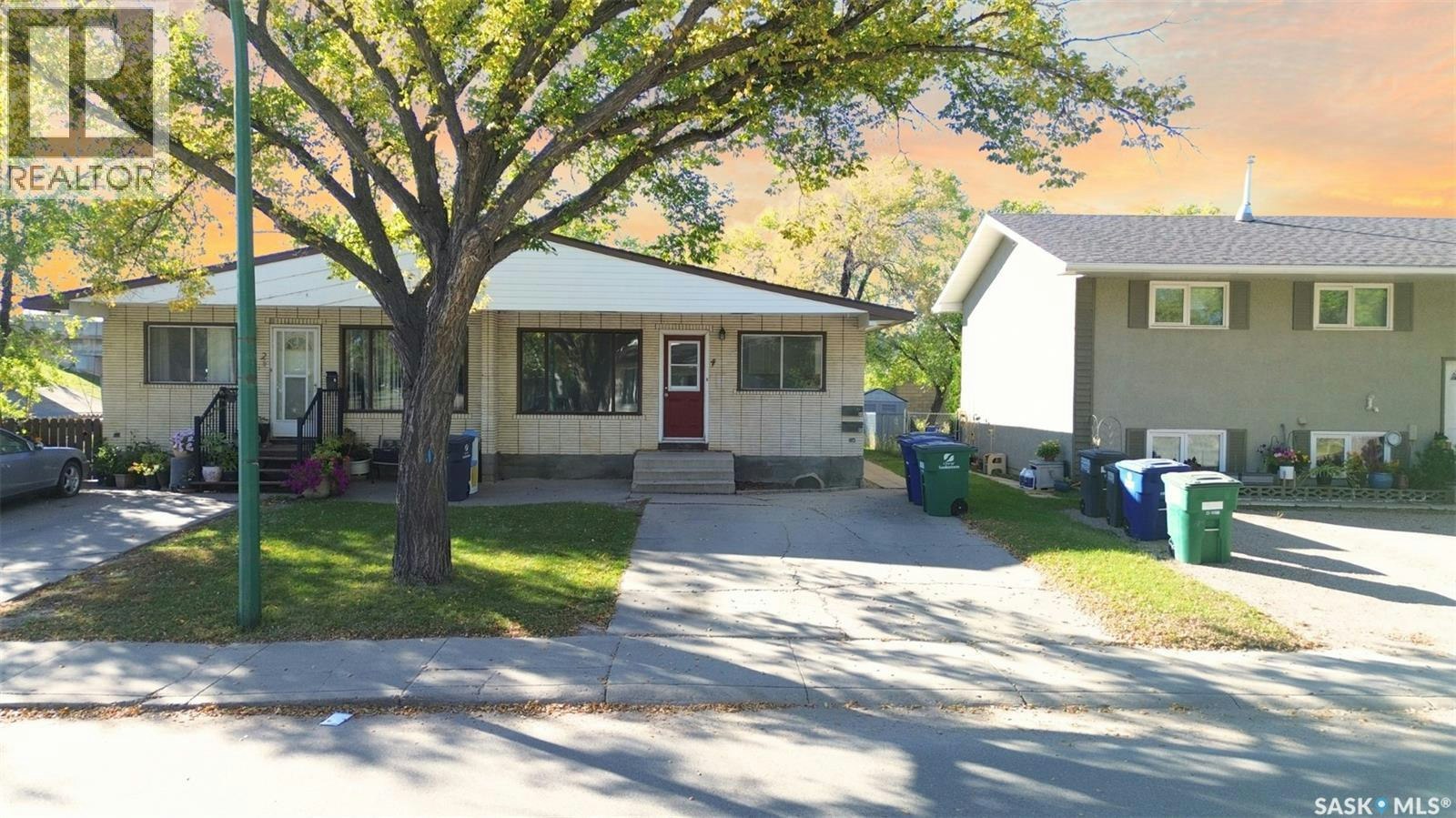 4 Carleton Drive, Saskatoon, SK, S7H 3N6