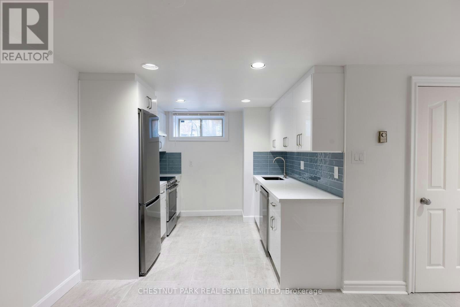 LOWER-34A Foxbar Road, Toronto, ON, M4V 2G6 - 17