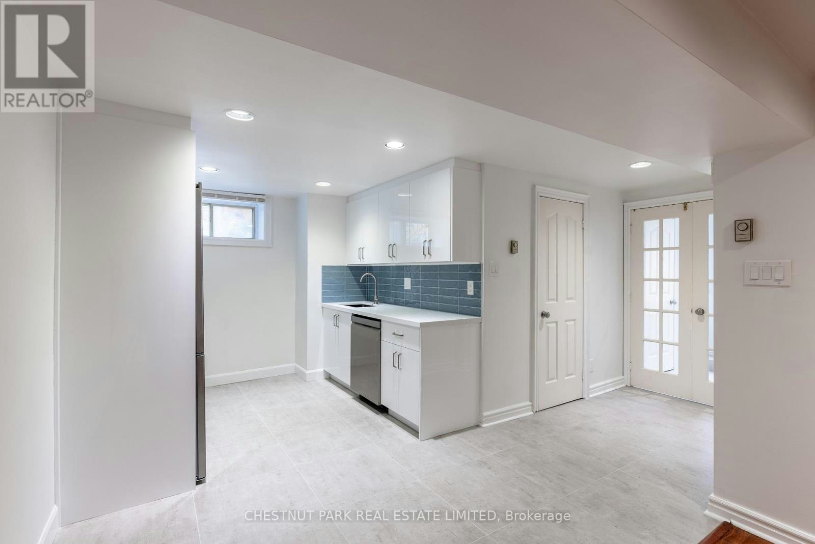 LOWER-34A Foxbar Road, Toronto, ON, M4V 2G6 - 16