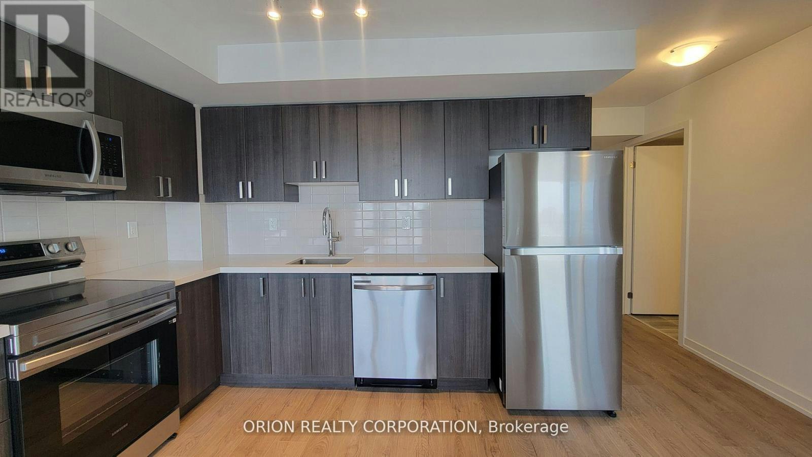1111-1435 Celebration Drive, Pickering, ON, L1W 0C4 - 2