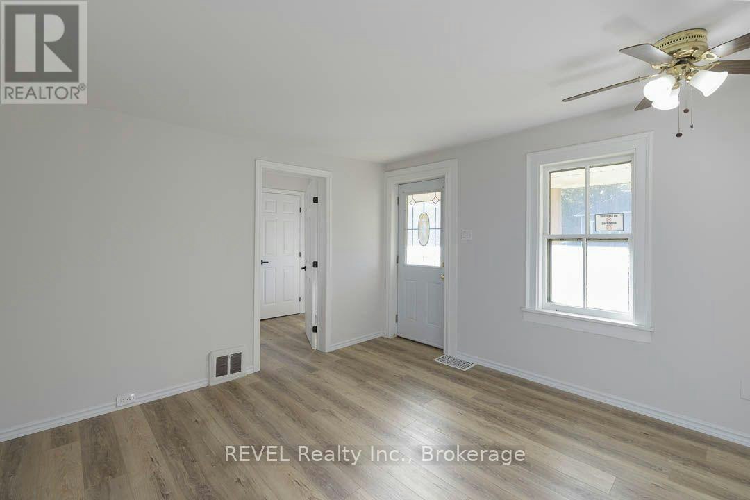 389 Glendale Avenue, St. Catharines, ON, L2T 1C3 3