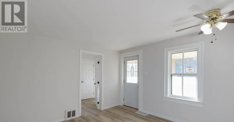 389 Glendale Avenue, St. Catharines, ON, L2T 1C3 - 3