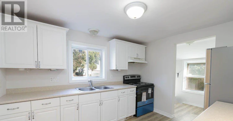 389 Glendale Avenue, St. Catharines, ON, L2T 1C3