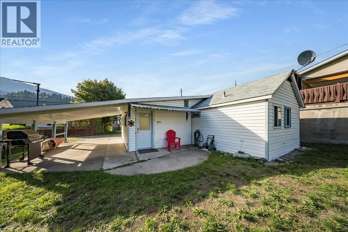 526 8th Avenue, Castlegar, BC, V1N 1N6