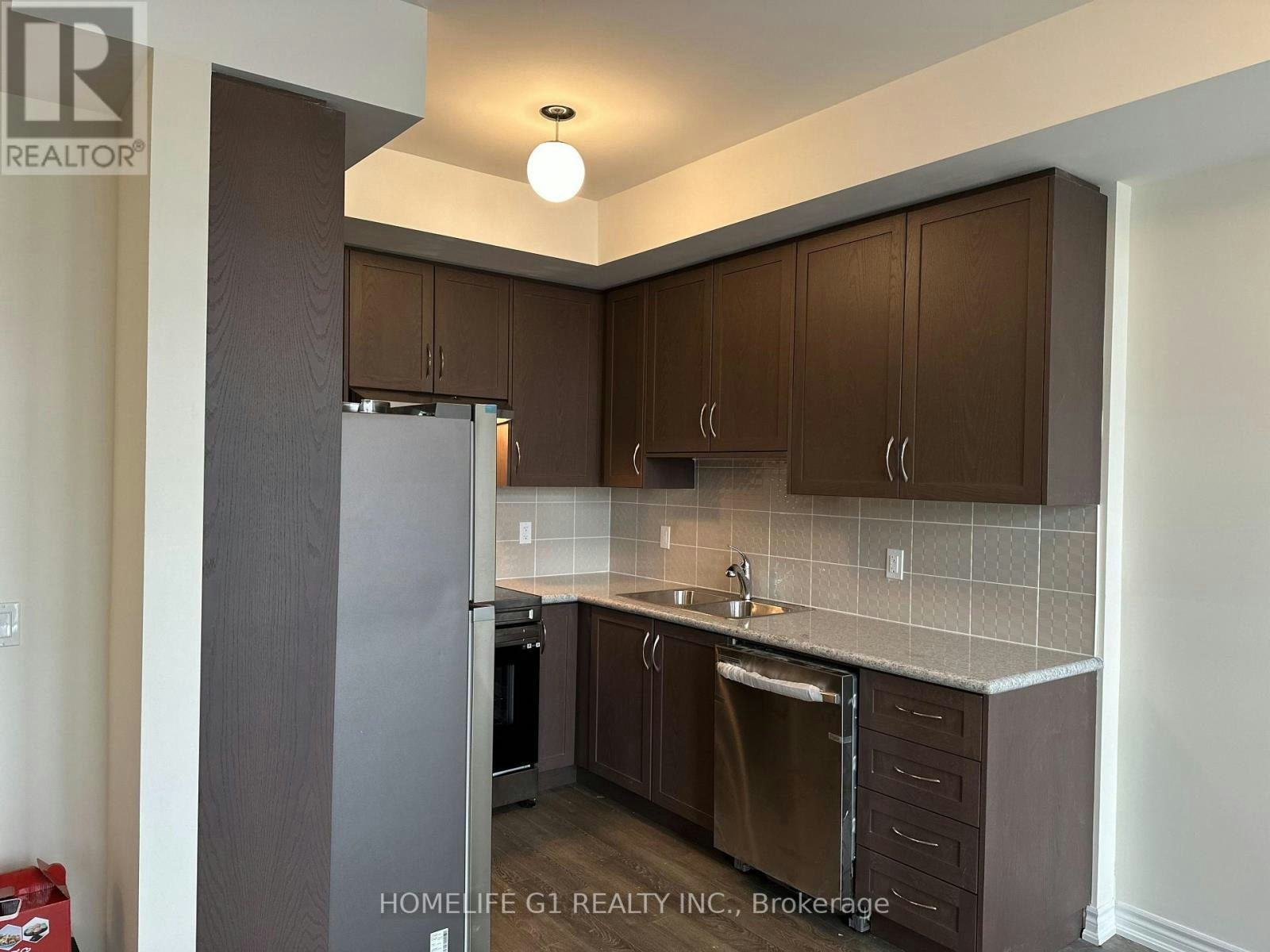 213-30 Halliford Place, Brampton, ON, L6P 4R1 - 2