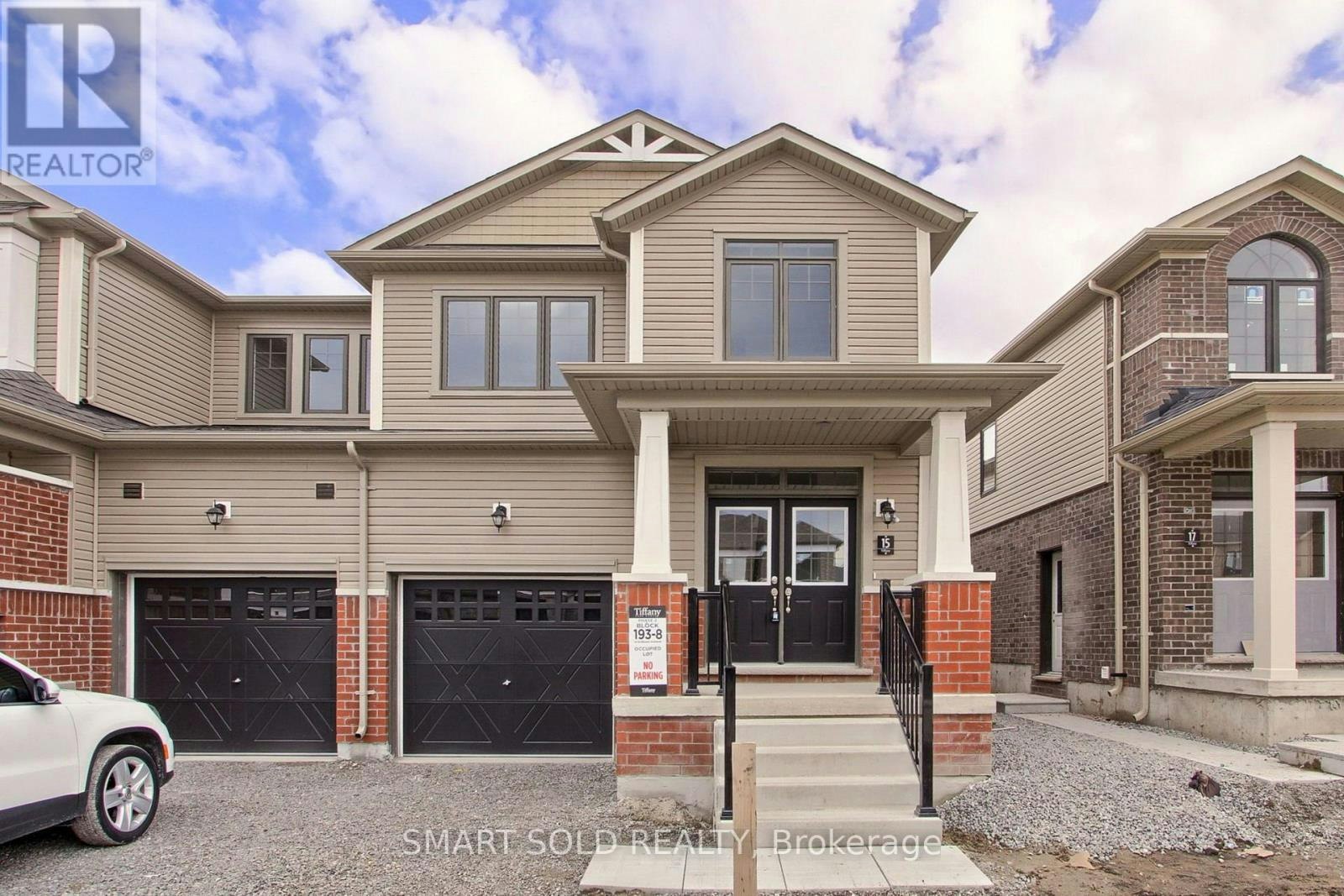 15 Durham Avenue, Barrie, ON, L9J 0W7