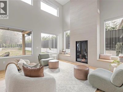 7393 Sunbury Road - 2