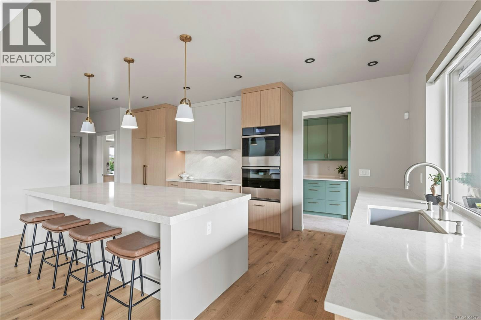 7393 Sunbury Road - 5